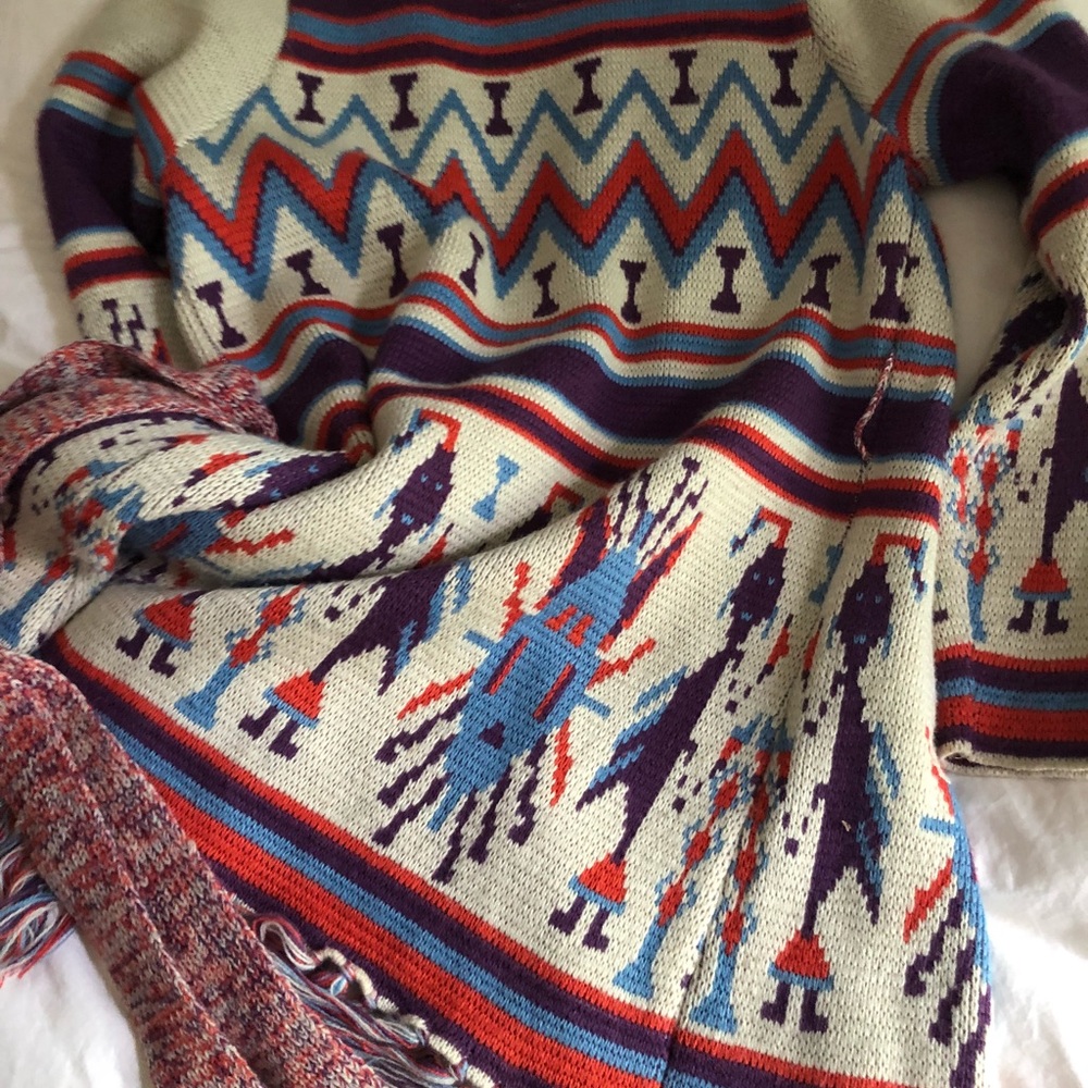 Long Aztec sweater - Picture 3 of 3